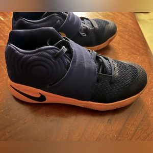 Kyrie 2 navy and gold size 3 youth